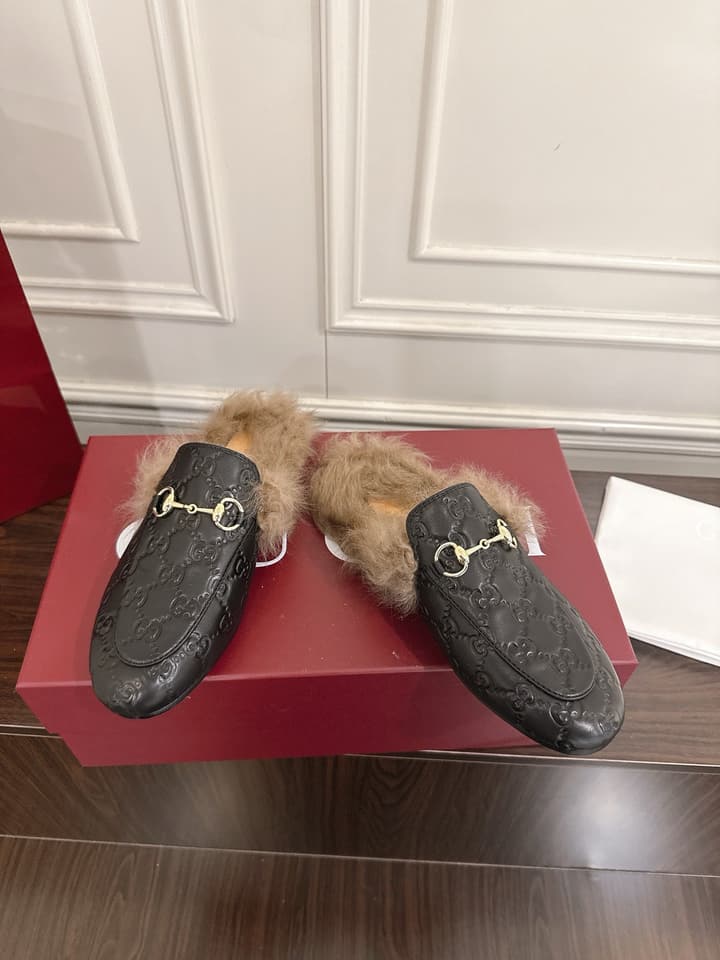 Gucci Tuscan Wool Loafers – Autumn/Winter Must-Have in Beige Gg Monogram With Tan Fur