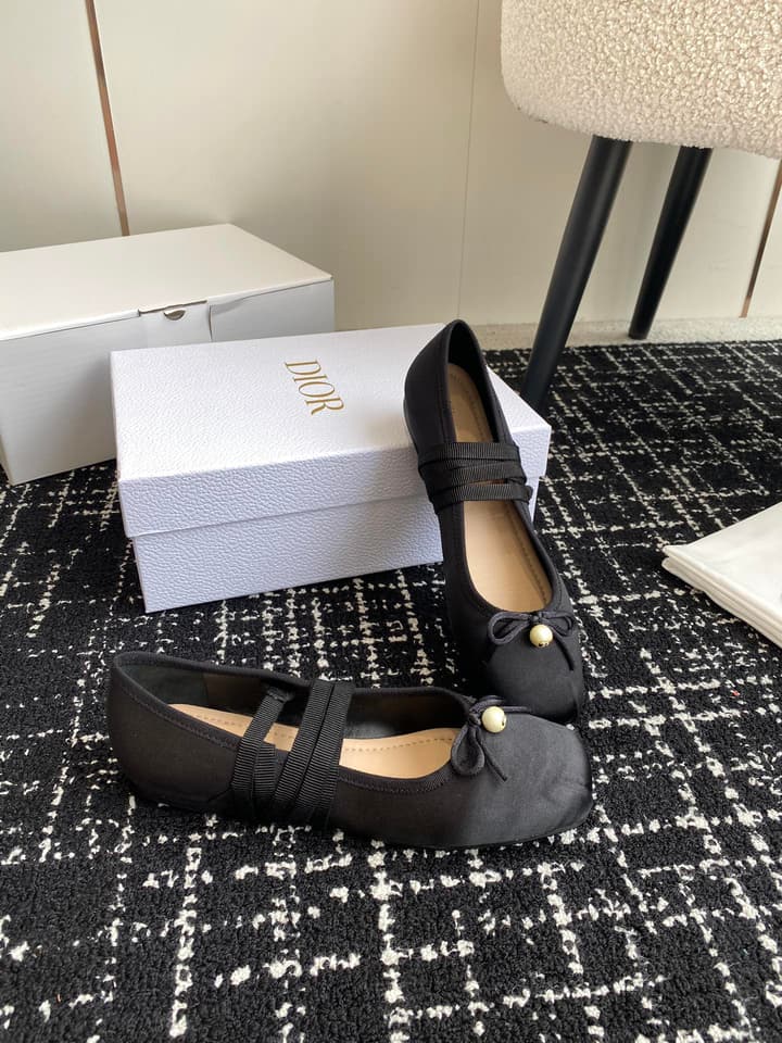 Dior Bow Pearl Ballet Flats – 2024 Spring/Summer Collection in Black