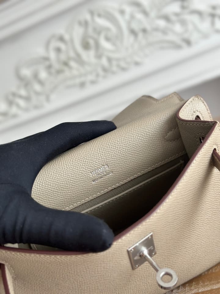 Hermès Kelly Mini Bag – 22cm in Cool Taupe