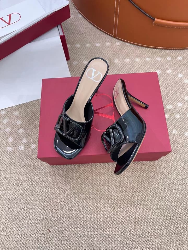 Valentino VLogo Patent Leather Heeled Mules in Burgundy Red