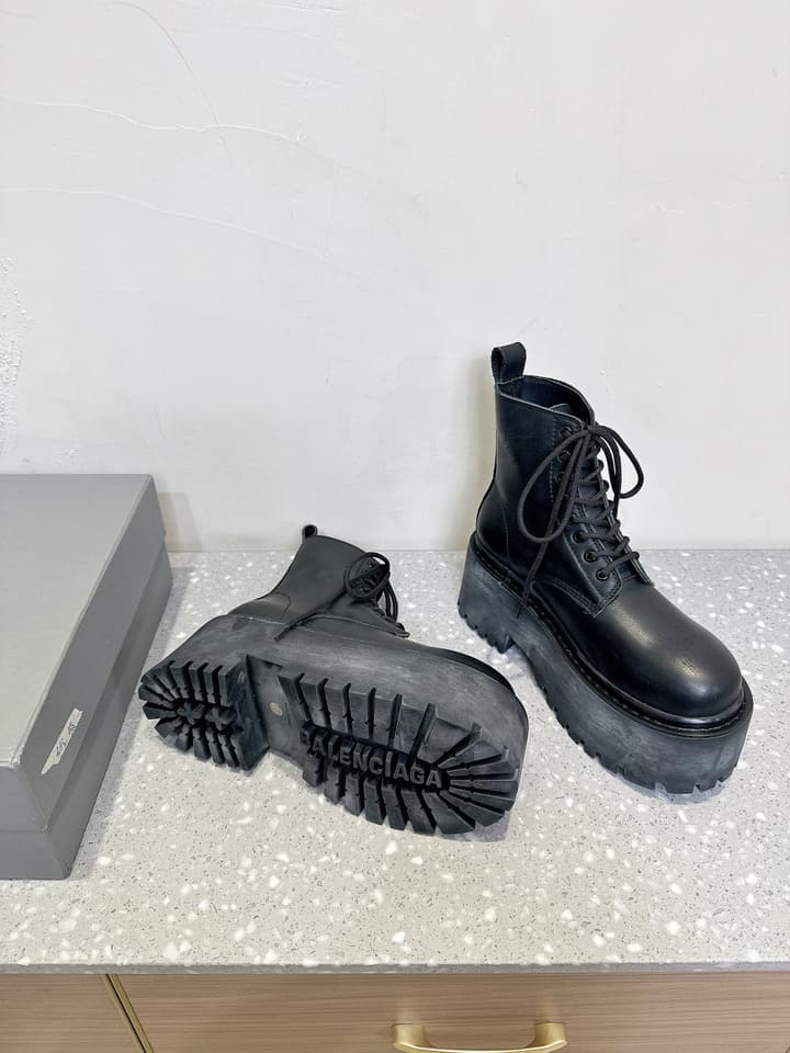 Balenciaga Platform Lace-Up Martin Boots – 25SS