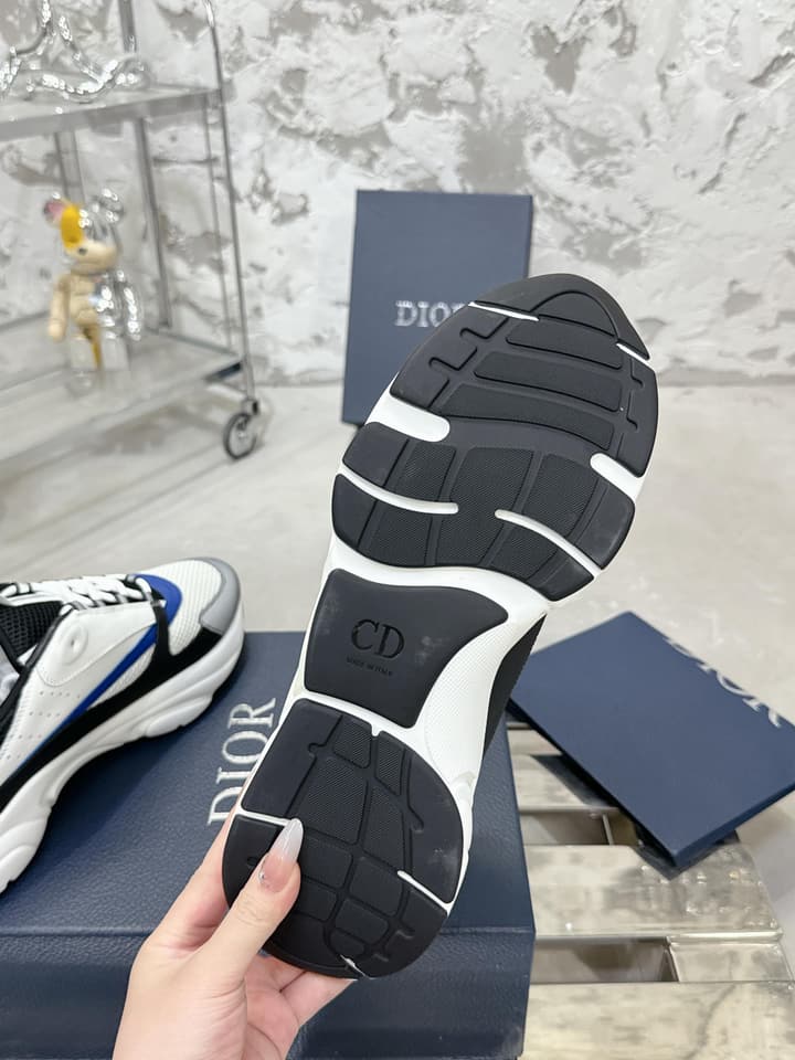 Dior B22 Men's Retro Jogging Sneakers in Black And White Patterned