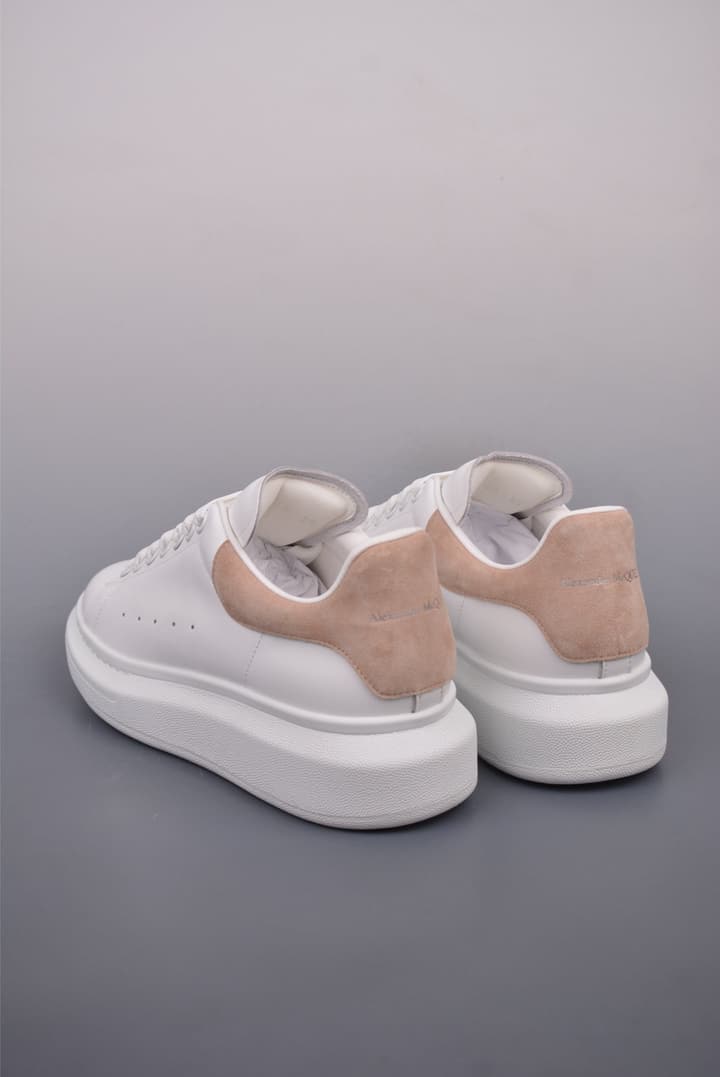 Alexander McQueen Classic Platform Sneakers – 2025 Edition in White Lavender