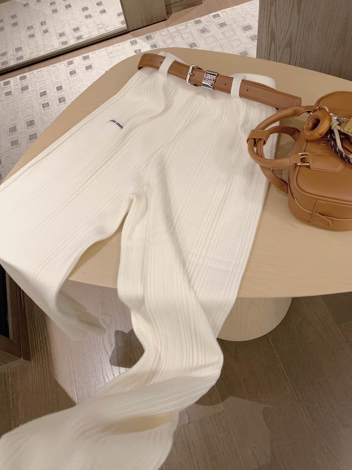 Miu Miu Casual Knit Pants with Khaki Belt – 25FW in Apricot