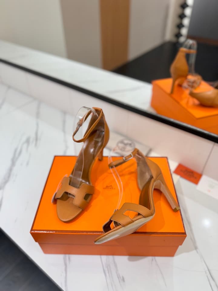 Hermès Classic H Palm Grain Heeled Sandals – 9cm in Black