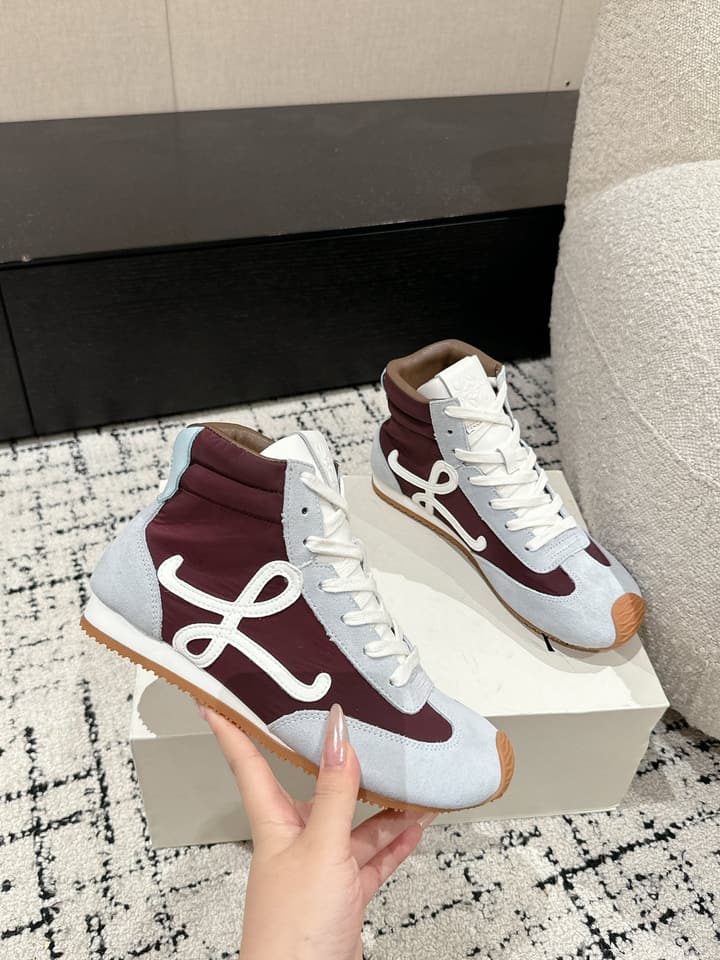 Loewe Flow Runner 2.0 Runway Sneakers – 25SS in All White With Gum Sole