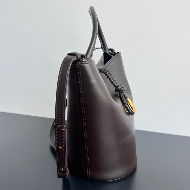 Bottega Veneta Liberta Bucket Bag – 25SS in Black