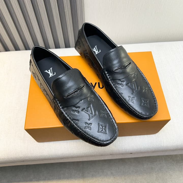 Louis Vuitton Pebbled Leather Driving Shoes in Black Textured Leather