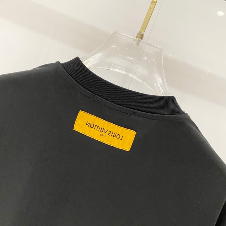 Louis Vuitton Eiffel Tower Silicone Logo T-Shirt – 2025SS in Black