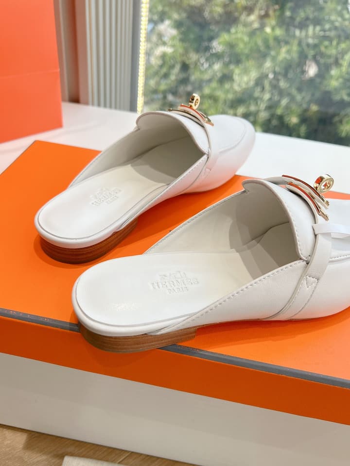 Hermès Calfskin Mules – 25SS/FW Collection in Black Embossed Leather With Silver Hardware