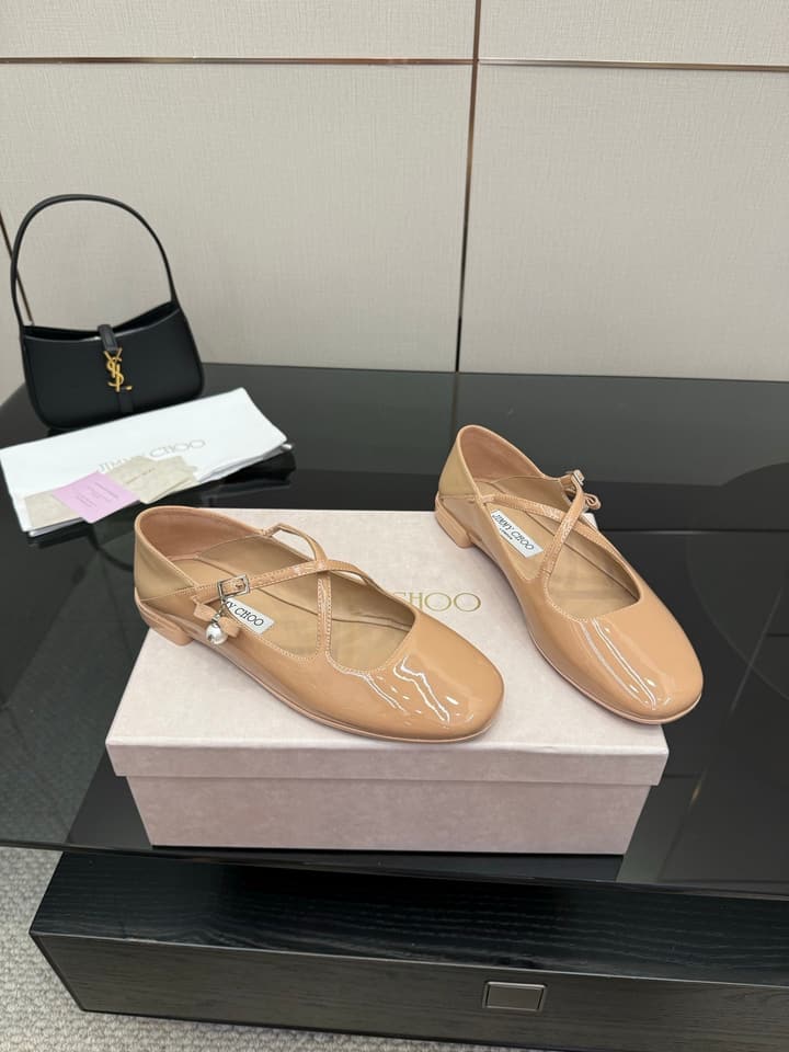Jimmy Choo Patent Leather Ballerina Flats – 25SS in Black Patent
