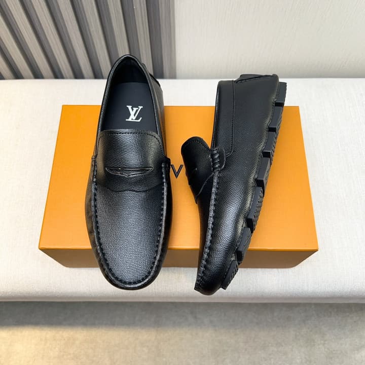Louis Vuitton Pebbled Leather Driving Shoes in Black Textured Leather