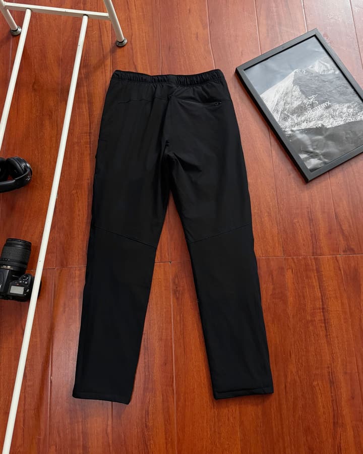 Arc'teryx TRAINING Series Windproof Down Trousers – Winter Collection in Black