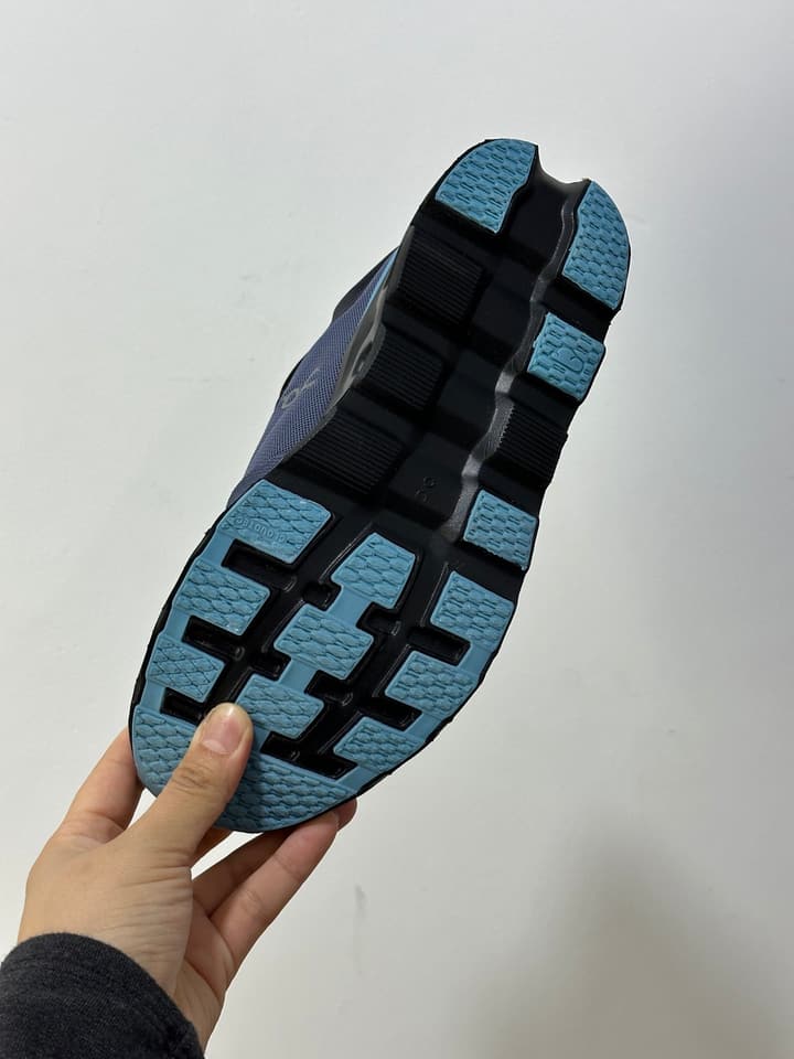 On x Roger Federer Cloudstratus 3 Special Edition Sneakers in All Black Red Accent