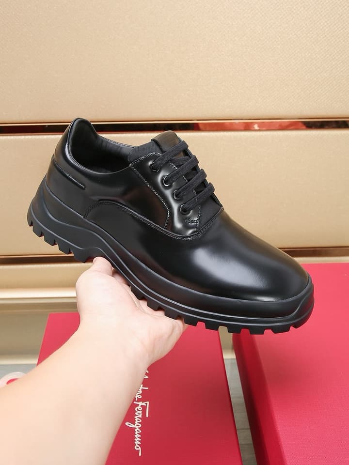 Ferragamo Business Leather Dress Shoes in Shiny Black Leather Derby