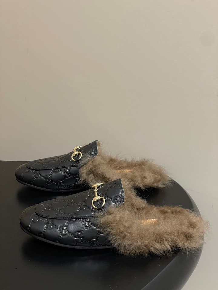 Gucci Princetown Classic Wool Mules – 2025 Fall Latest Edition in Black Croc Embossed Leather