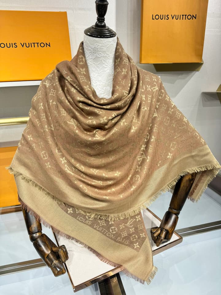 Louis Vuitton Classic Monogram Jacquard Shawl – 2024 New Color