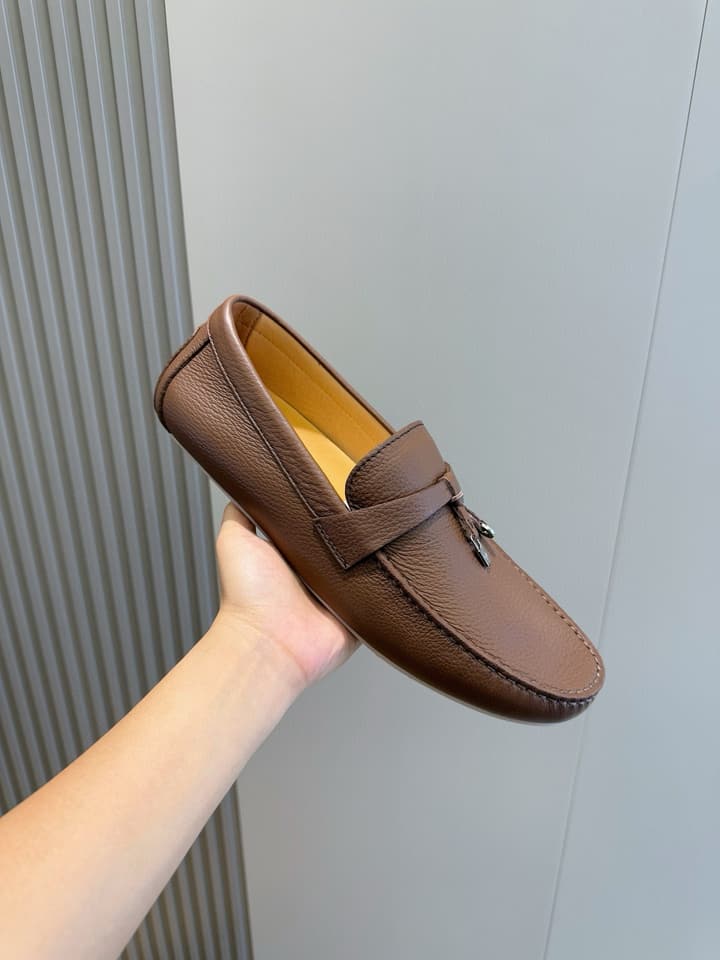 Loro Piana LP Italian Handmade Driving Shoes in Beige Suede Moccasin