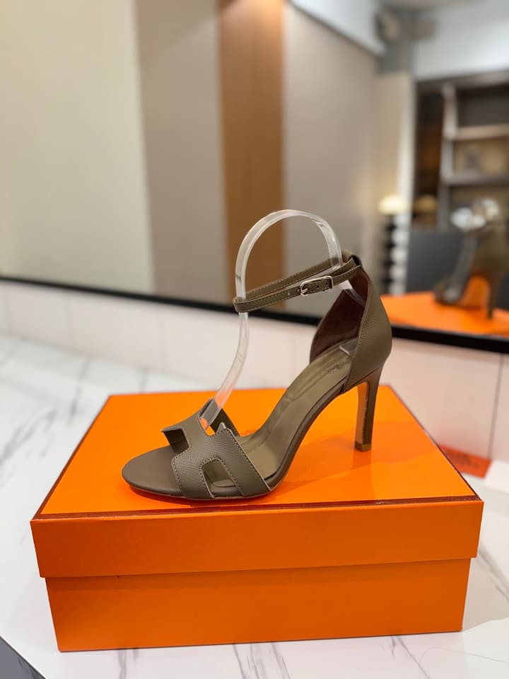 Hermès Classic H Palm Grain Heeled Sandals – 9cm in Black