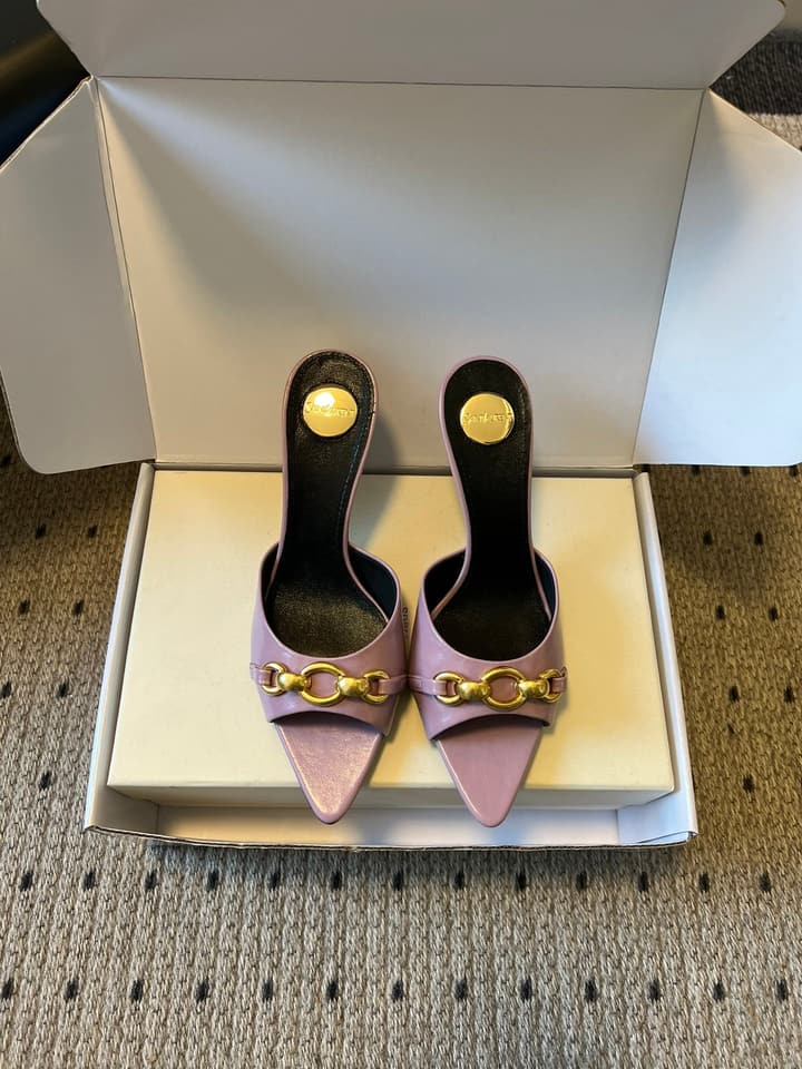 Saint Laurent Chain Pointed-Toe Heeled Mules – 26SS in Beige