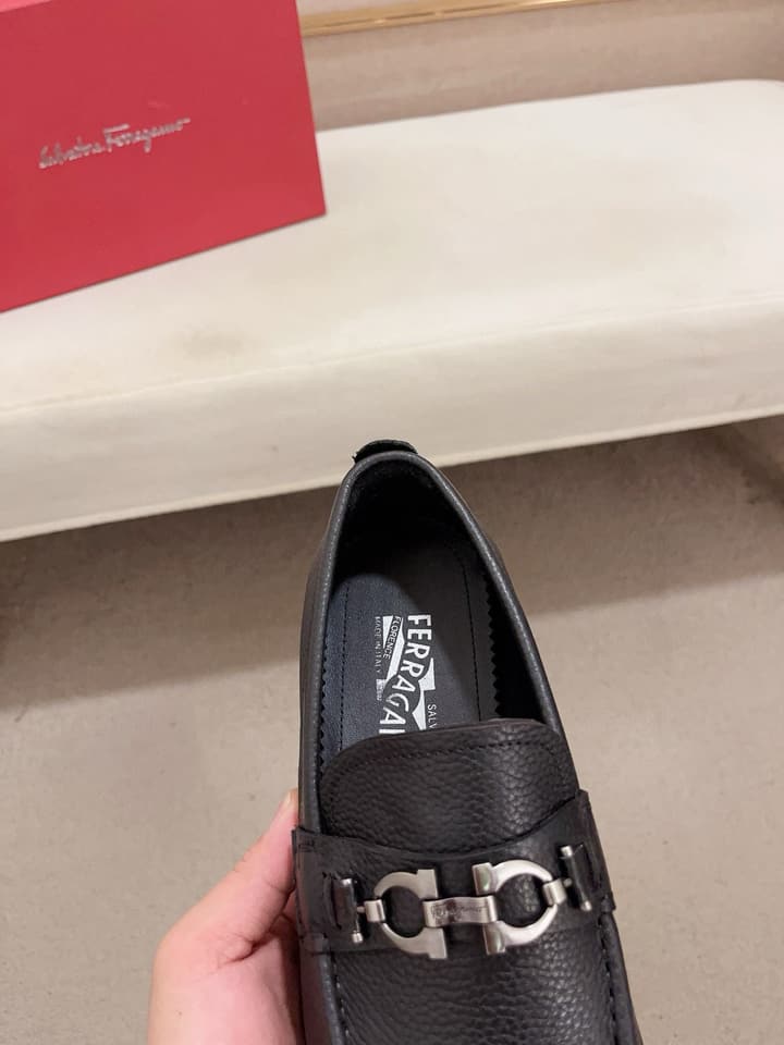 Ferragamo Driving Shoes in Shiny Black Leather