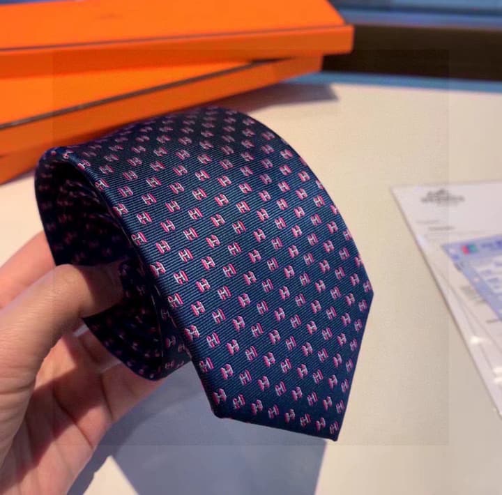 Hermès H-Letter Men's Silk Tie Series in Burgundy Microdot