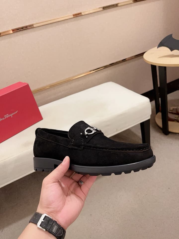 Ferragamo Driving Shoes in Shiny Black Leather