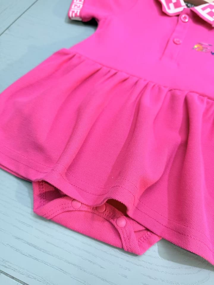 Fendi Lapel Baby Romper Dress – 2025SS in Fuchsia Pink Logo Collar Romper Dress