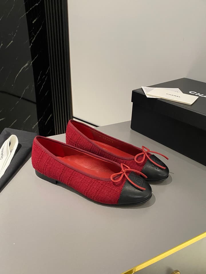 Chanel Classic Ballet Flats in Shiny Black