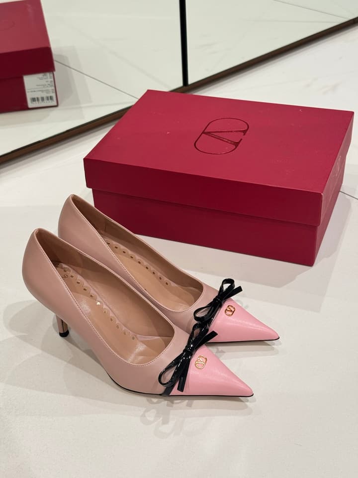 Valentino Bow-Detail High Heels in Black With White Bow