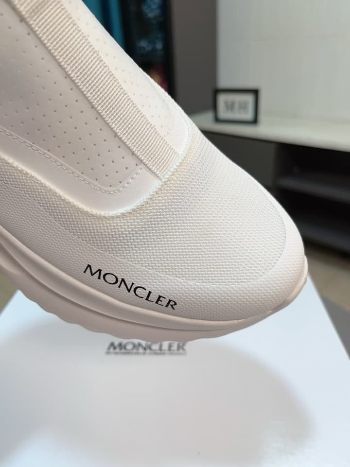 Moncler Calfskin Lace-Up Casual Sneakers in Black & White