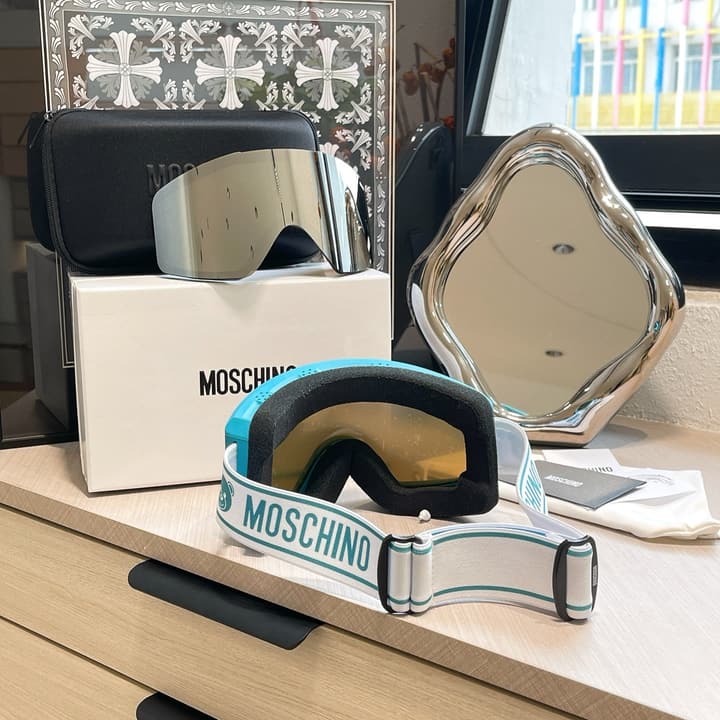 Moschino Bear Magnetic Dual-Lens Ski Goggles in Black Frame With Pink Mirrored Lens