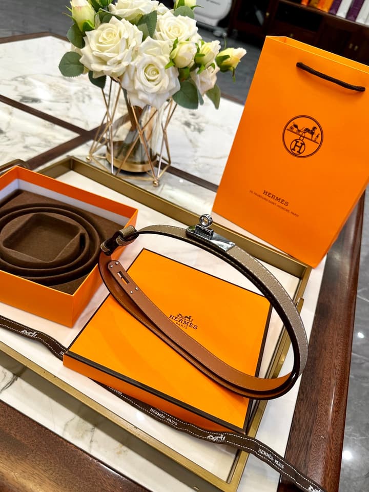 Hermès Slim Leather Belt – 2.0cm in Black With Silver Buckle