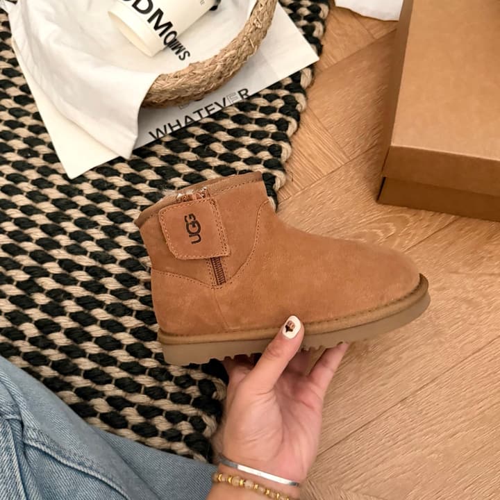 UGG Kids Small Ear Chelsea Boots – Kids Collection in Classic Tan Suede