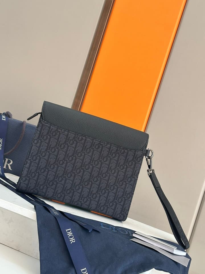Dior A5 Oblique Triangle Clutch Bag – 2025 Spring Collection in Classic Oblique