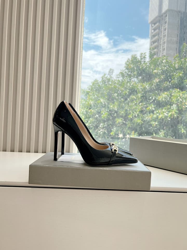 Tom Ford Sparkle Patent Leather Pumps – FW24 Collection in Black