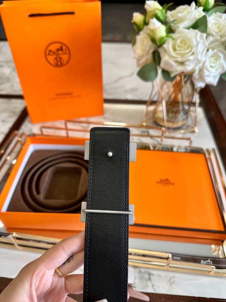 Hermès Textured Leather H Buckle Belt in Black Textured Leather With Silver H Buckle