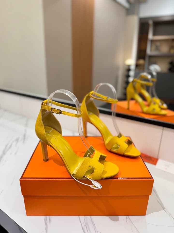 Hermès Classic H Palm Grain Heeled Sandals – 9cm in Black