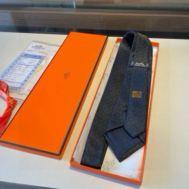 Hermès Men's New Tie Series in Burgundy