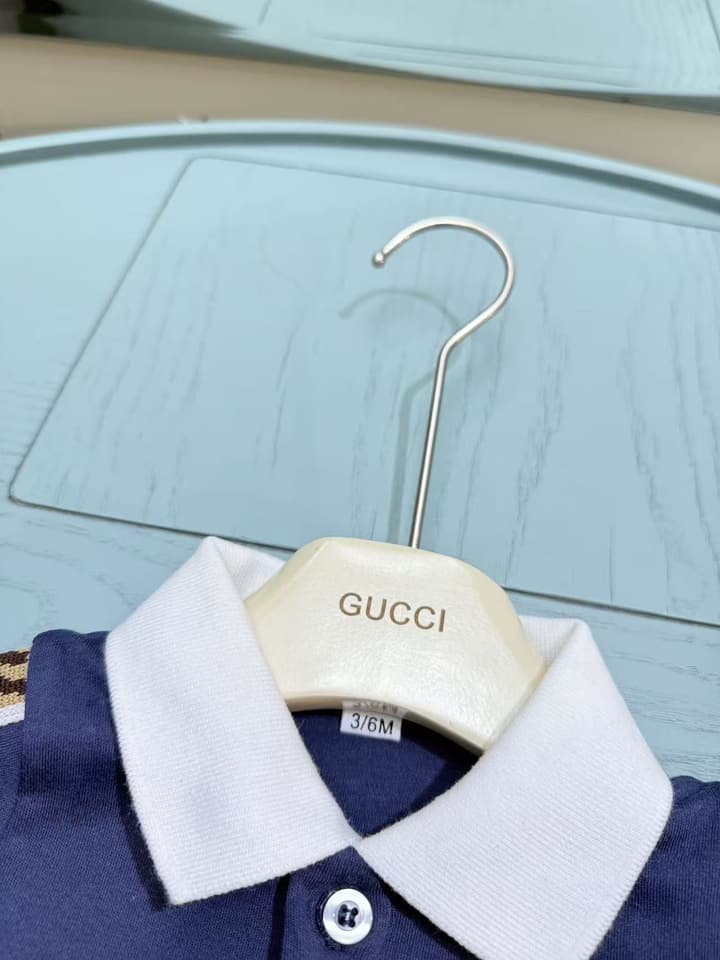 Gucci Collared Long Sleeve Baby Romper – 2025SS – Kids Collection in Navy Blue With White Collar