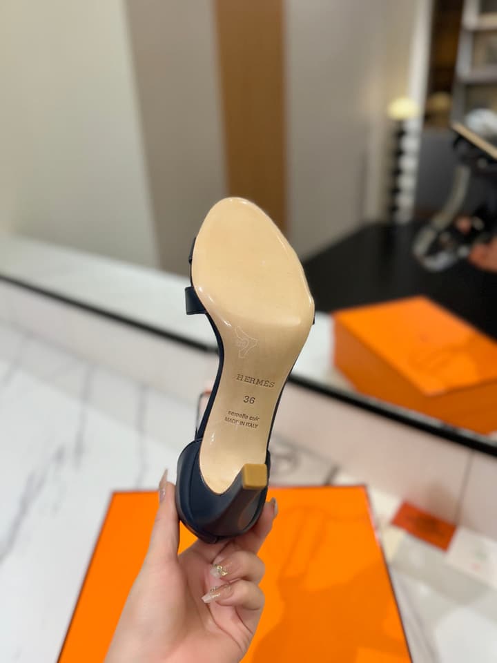 Hermès Classic Smooth Cowhide Pumps – 9cm in Caramel Brown