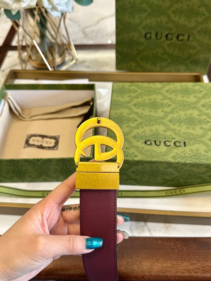 Gucci Leather Belt with Original Brass Buckle in Black Leather With Gold Buckle
