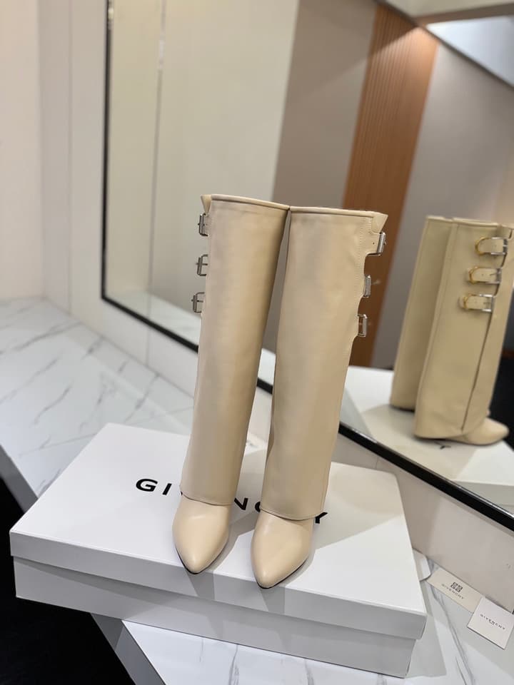 Givenchy Lock Detail Knee-High Boots – 2024 Spring/Summer Collection in Black