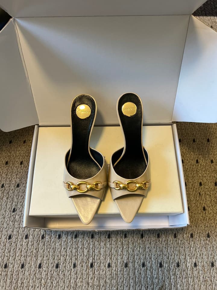 Saint Laurent Chain Pointed-Toe Heeled Mules – 26SS in Beige
