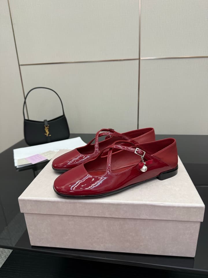 Jimmy Choo Patent Leather Ballerina Flats – 25SS in Black Patent