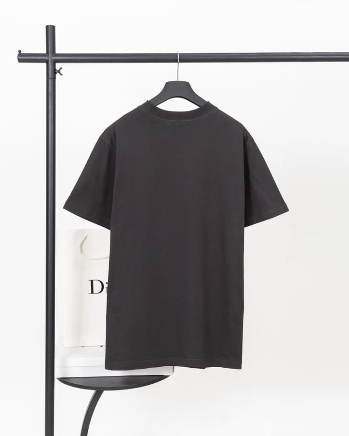 Dior Ribbon Logo Short-Sleeved T-Shirt – 2026 Spring Collection in Dark Grey