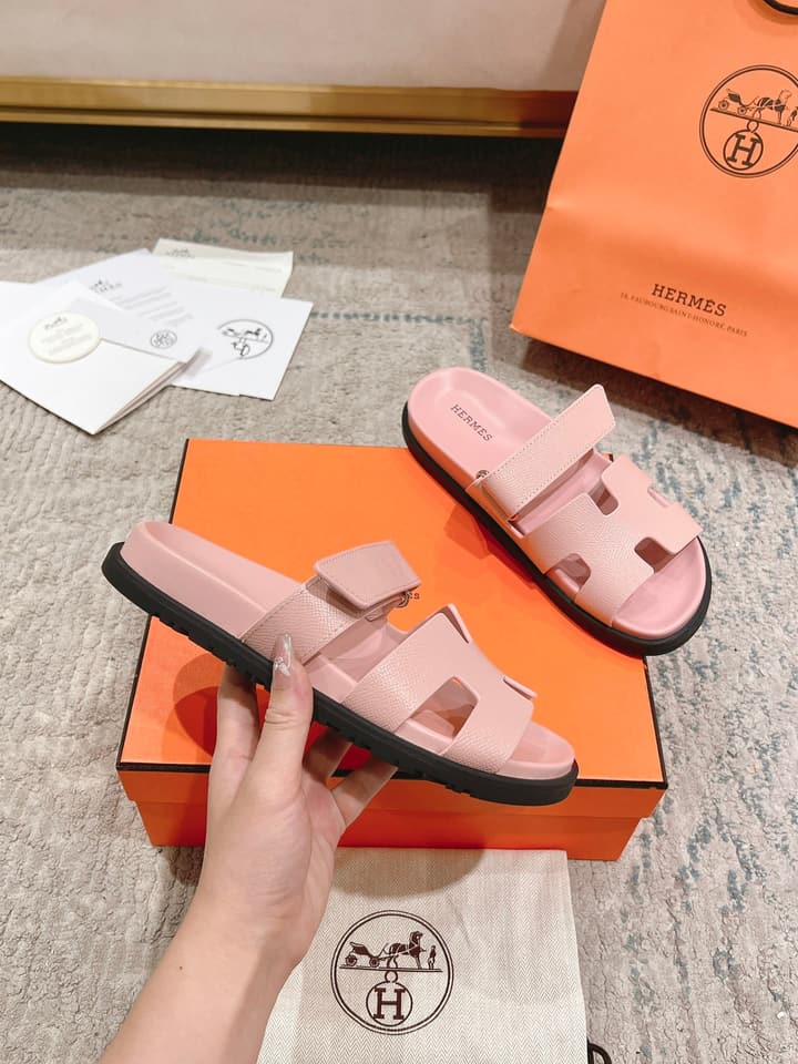 Hermès Chypre Leather Unisex Slides – 2023SS in Blush Pink