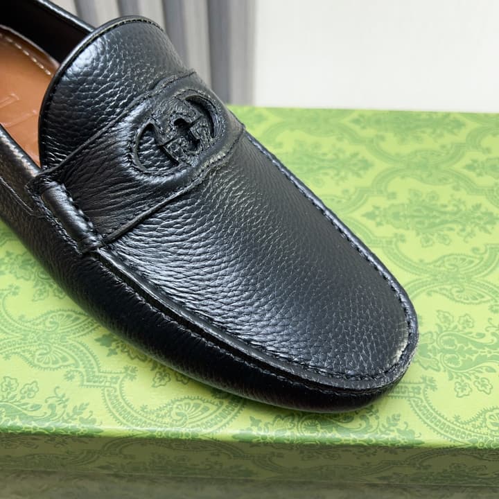 Gucci Premium Leather Loafers in Black Embossed Leather