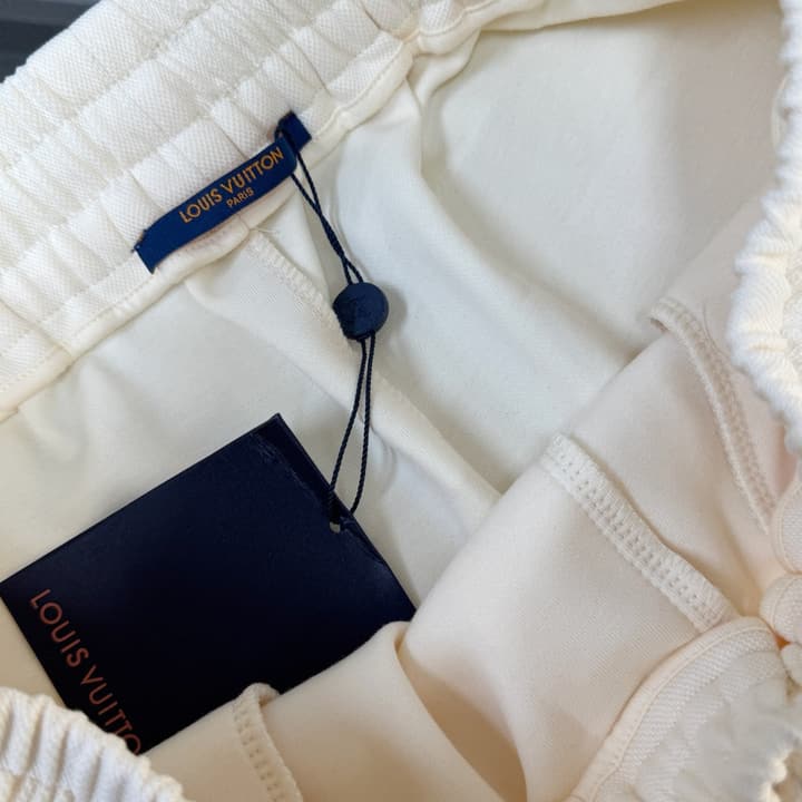 Louis Vuitton Casual Shorts – 2026 Collection in Apricot With Script Logo