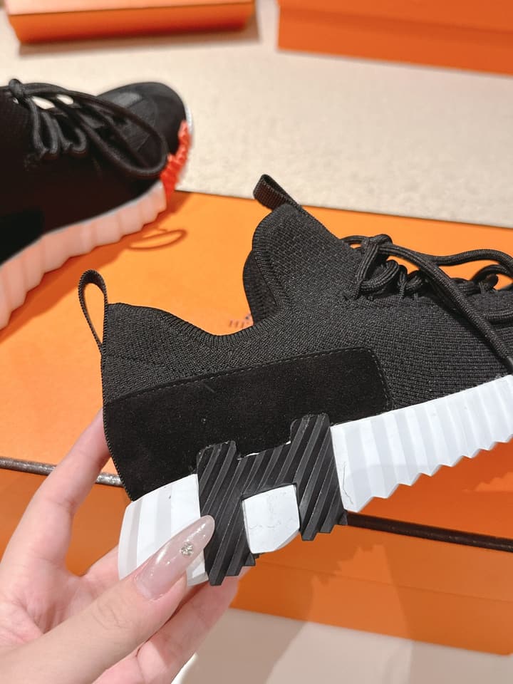 Hermès Classic Couple's Casual Sneakers in All Black